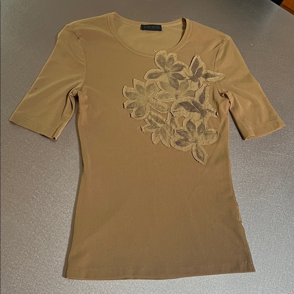 IKKS Short-Sleeved tan top with Floral appliqué,  Size European 38